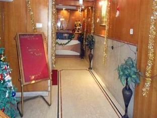Hotel Celebration Kanpur Bagian luar foto